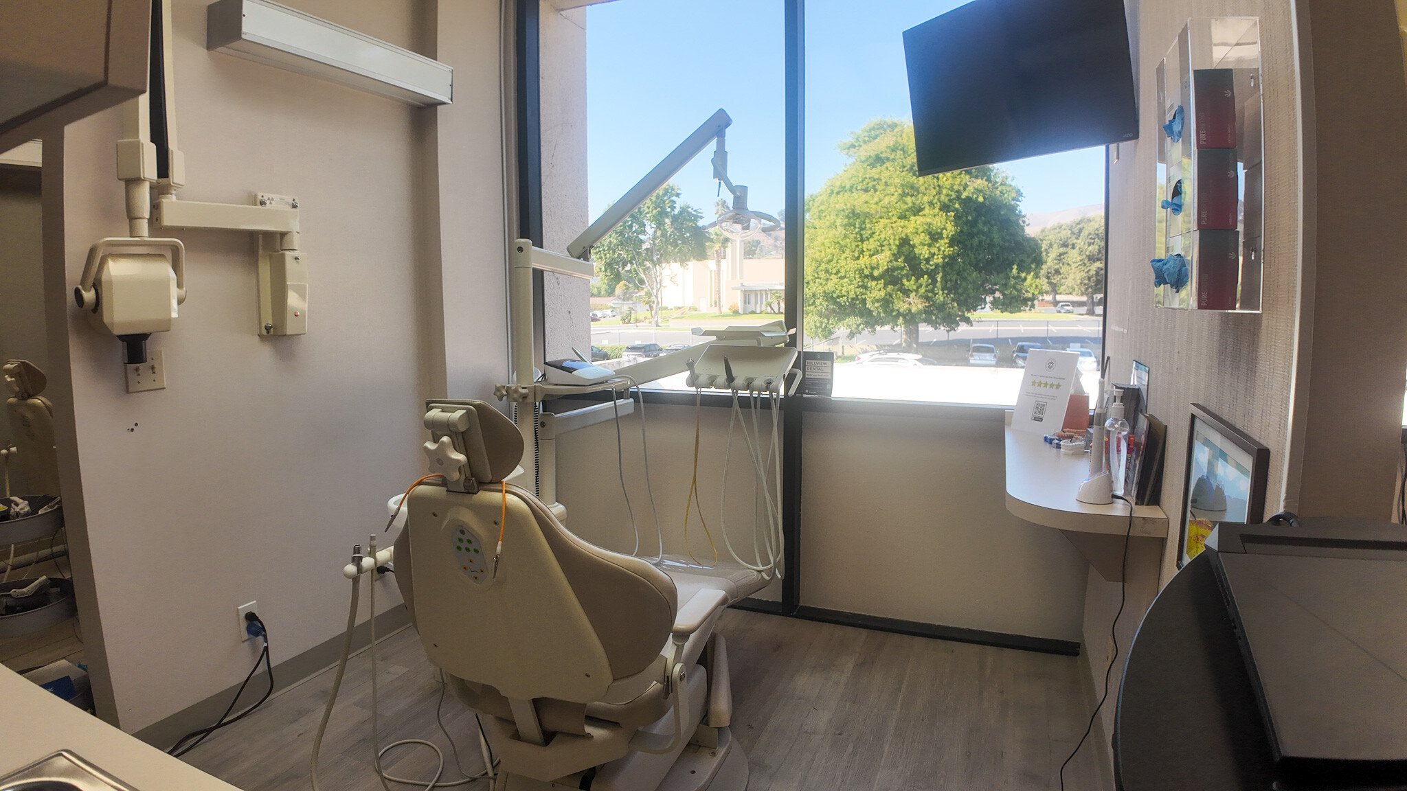 Dentist in Thousand Oaks